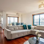 公寓 Seaside 3br Flat In Povoa By Lovelystay