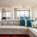 Seaside 3br Flat In Povoa By Lovelystay 公寓