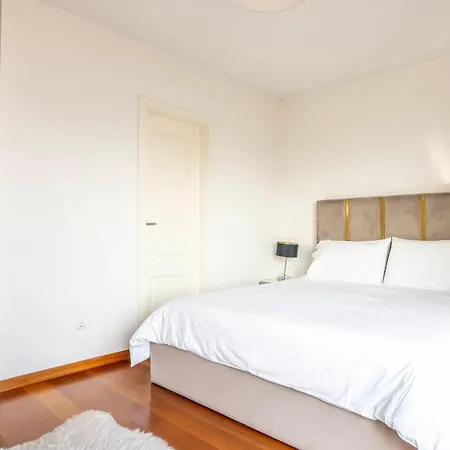 Seaside 3br Flat In Povoa By Lovelystay Apartament