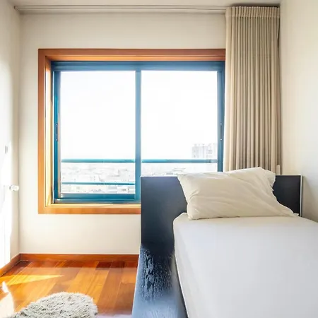 Seaside 3br Flat In Povoa By Lovelystay Apartmán
