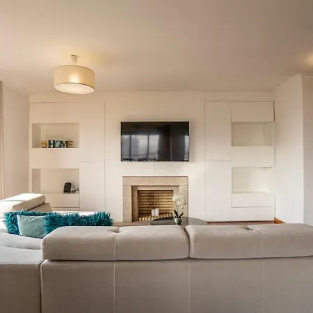 Seaside 3br Flat In Povoa By Lovelystay * Póvoa de Varzim