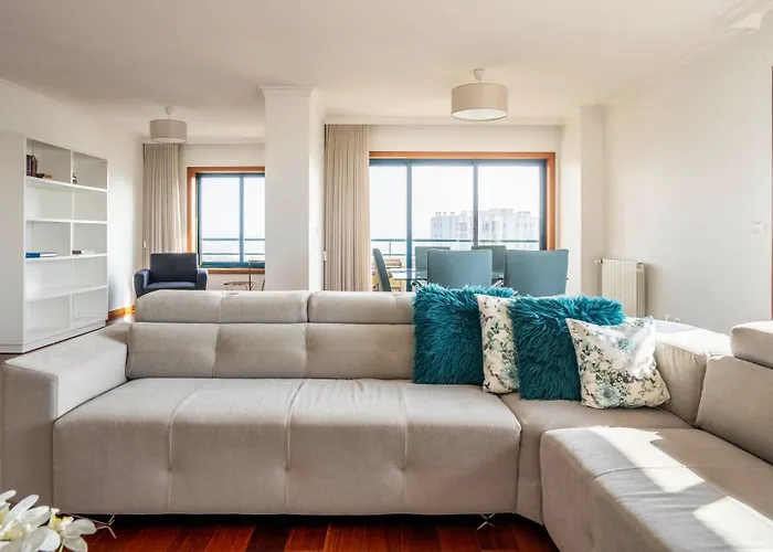 Seaside 3br Flat In Povoa By Lovelystay Apartment